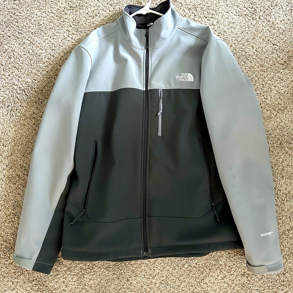 Men’s North face Jacket Size L